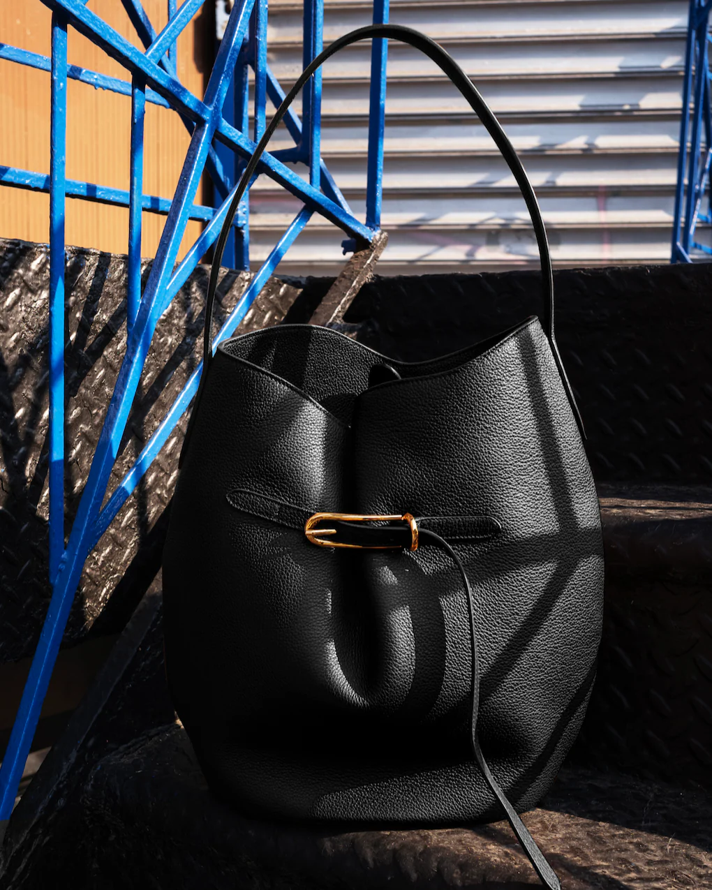 Belted Bucket Bag Large | Black Leather - Image 6