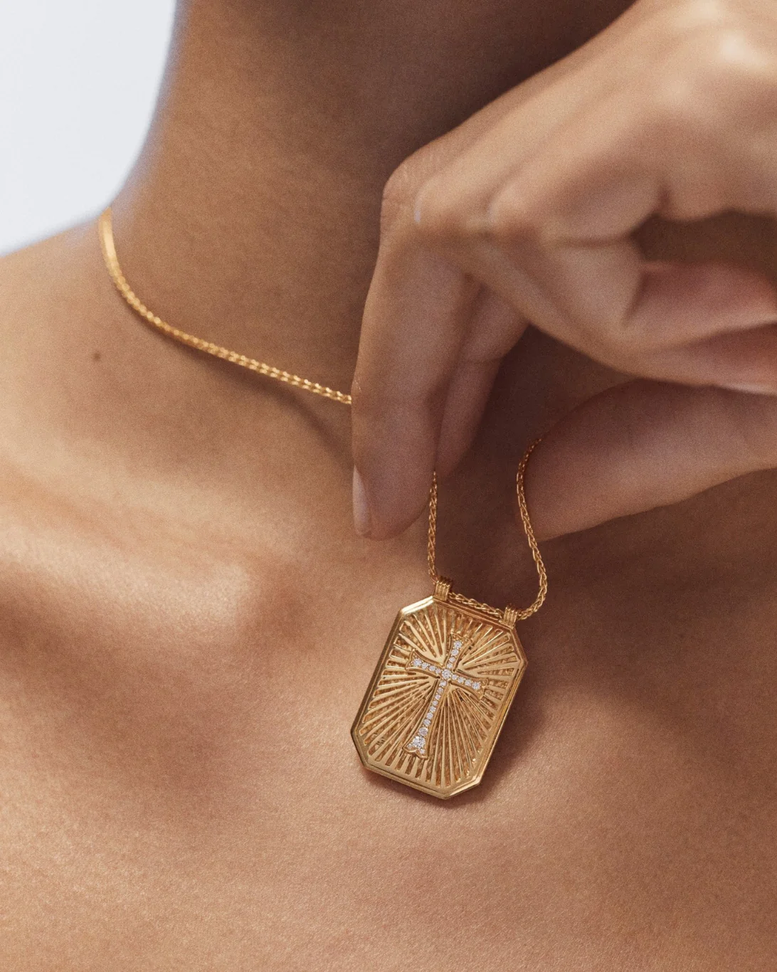 Cross Scapular | 18k Yellow Gold - Image 4