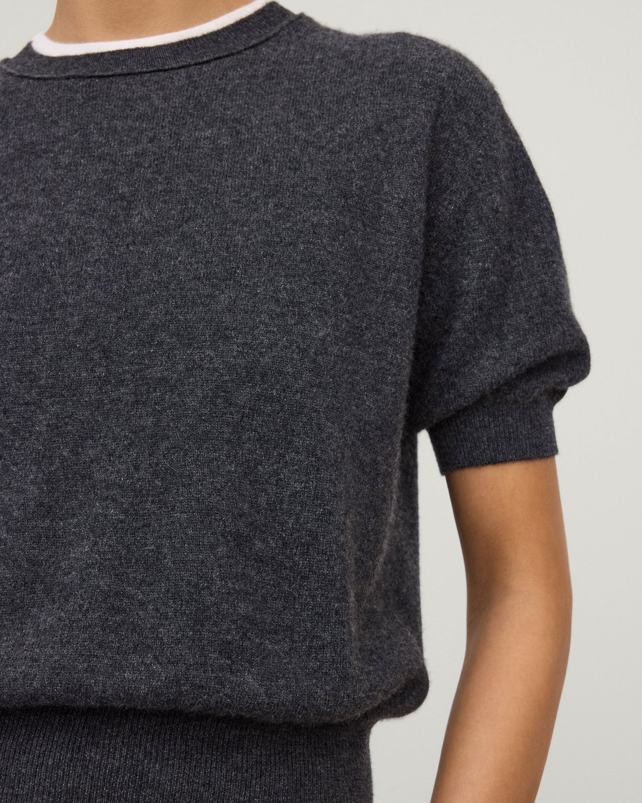 Genevra T-Shirt | Charcoal - Image 4