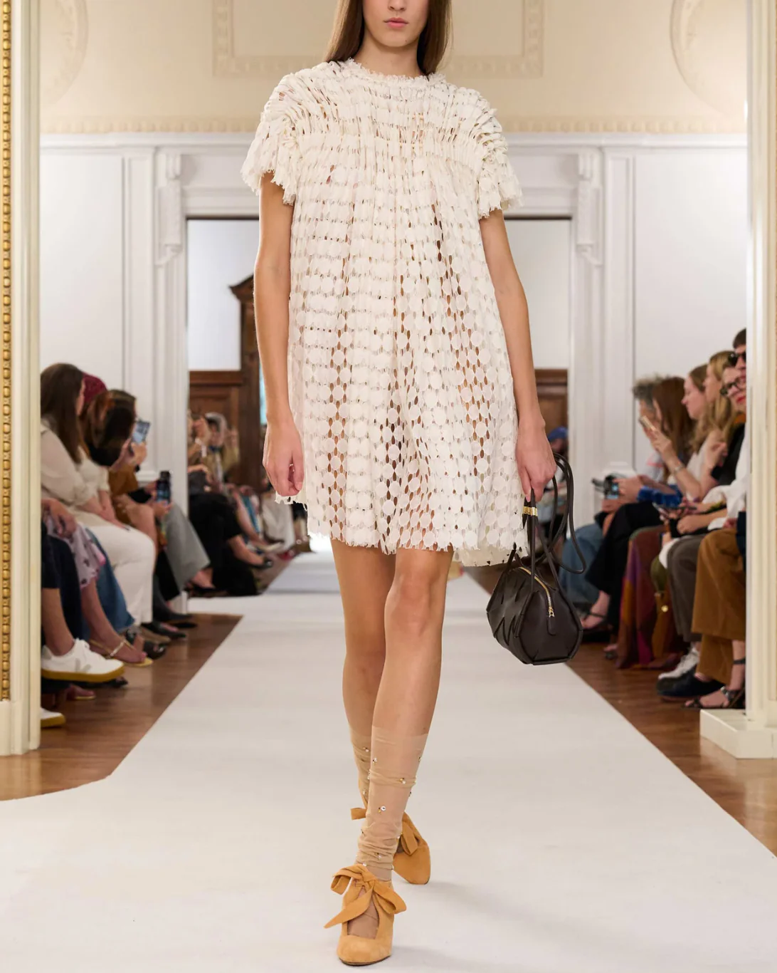 Layla Lace Mini Dress | Chalk - Image 6