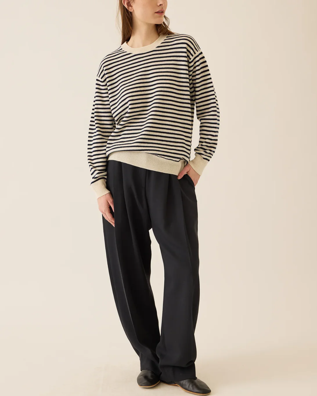 Neve Cashmere Sweater | Ivory Navy - Image 2