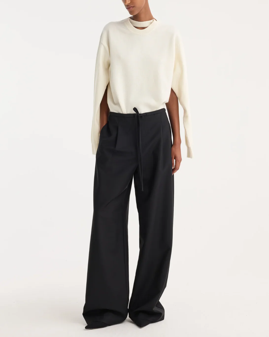 Relaxed Drawstring Trouser | Black - Image 2