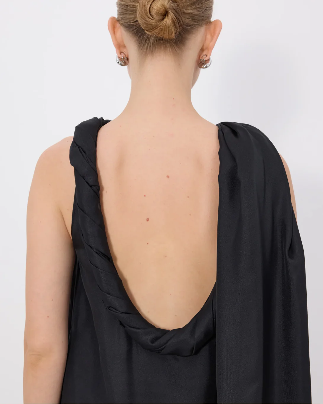 Susan Twisted Collar Dress | Black - Image 4