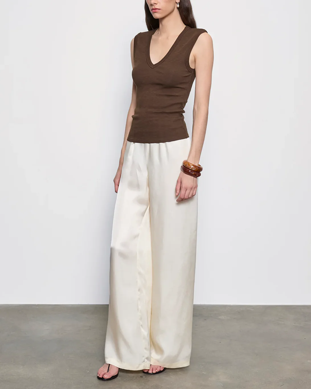 Textured Rib Sleeveless V | Chocolate - Image 2